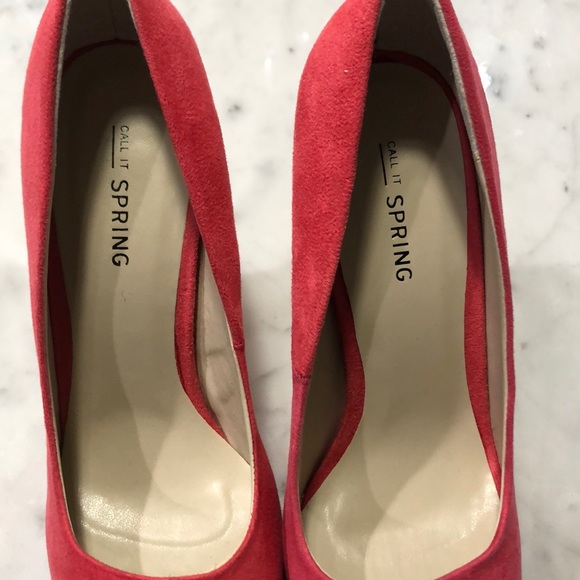 Pumps - Picture 2 of 8